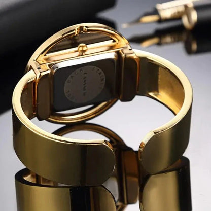 Luxury Bracelet Watches: Elegant Quartz Timepieces