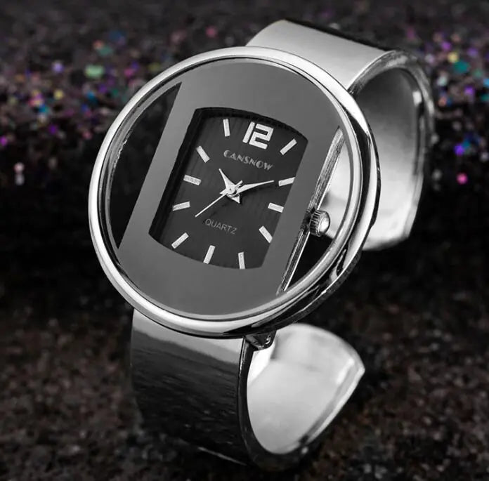 Luxury Bracelet Watches: Elegant Quartz Timepieces